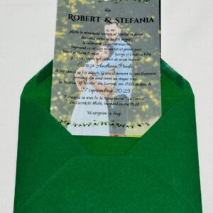 Alternative view of Invitație cu foaie de calc și capsa centrală – opțiuni fundă sau plic